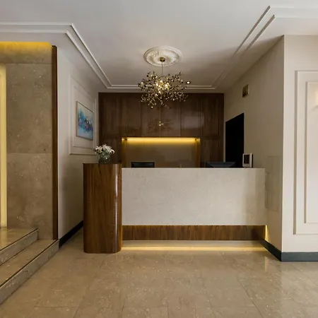 Continental Pera 4*