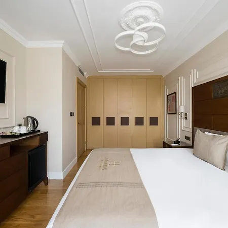 Continental Pera 4* Istanboel