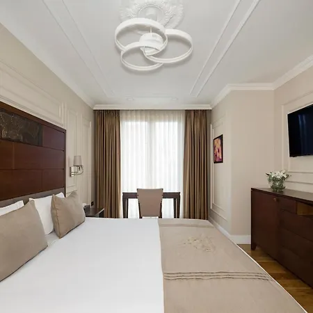 Continental Pera Hotel Istanboel