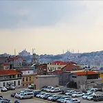 Continental Pera 4*