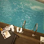 Continental Pera 4*