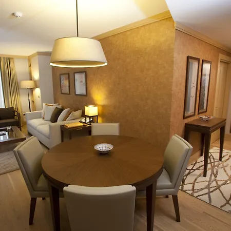 Continental Pera 4*