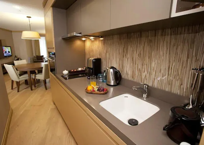 Continental Pera 4* איסטמבול