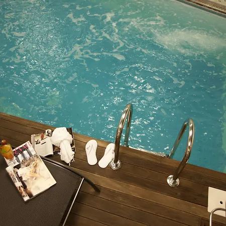 Continental Pera 4*